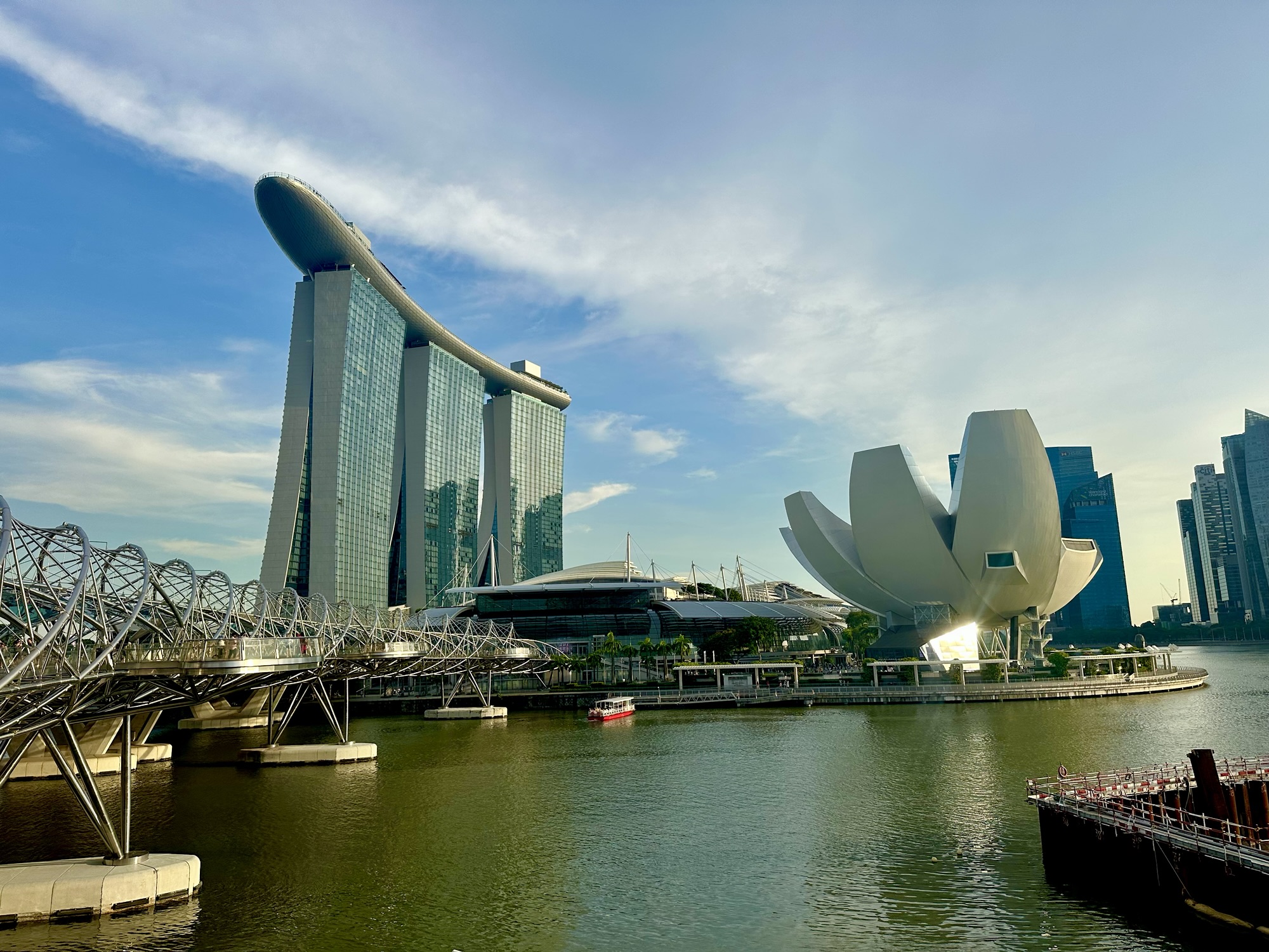 Singapore: The Winter Escape That Ruins Your Hair (and You’ll Love It)